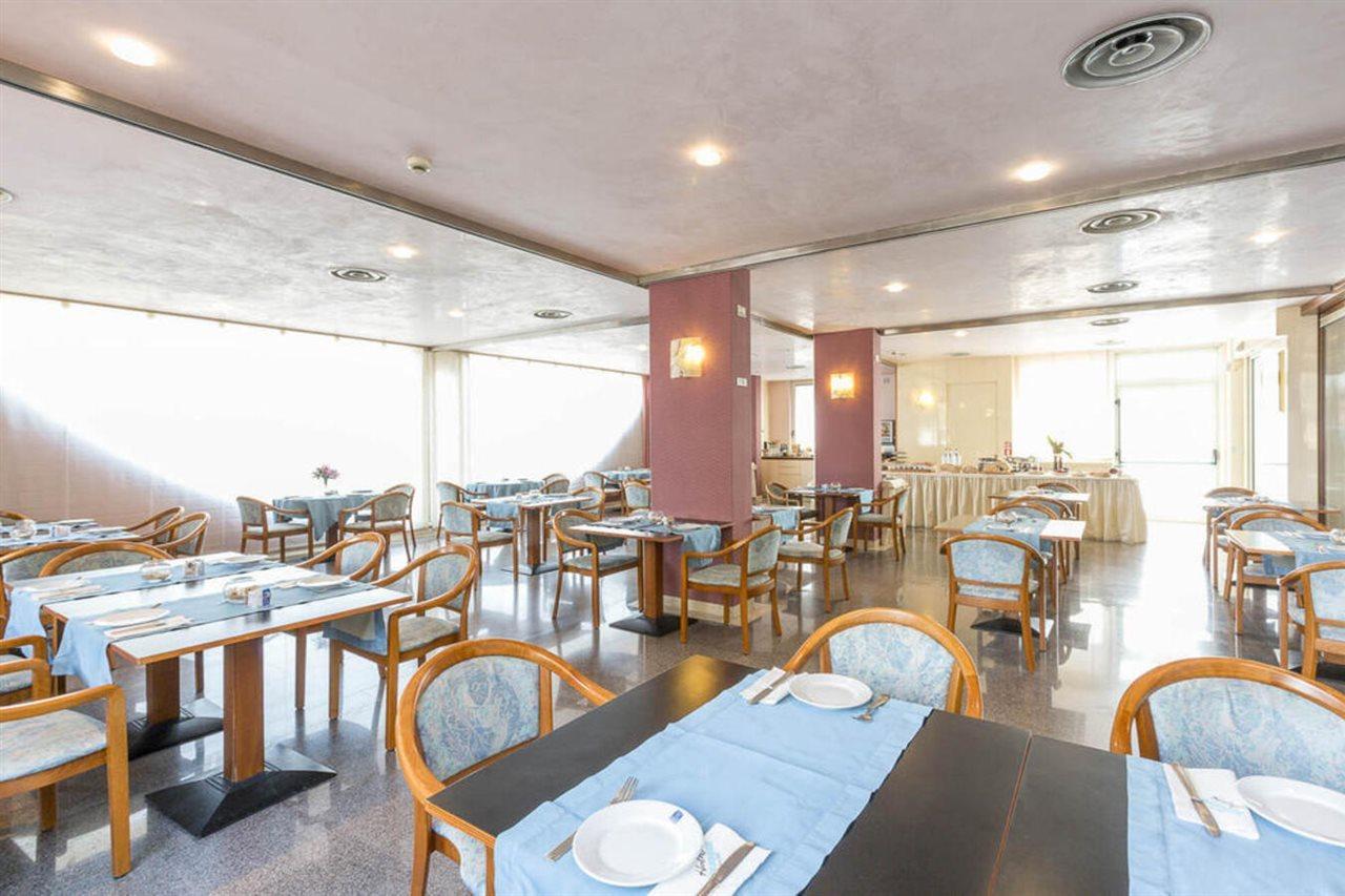 Hotel Maja Пескара Екстер'єр фото