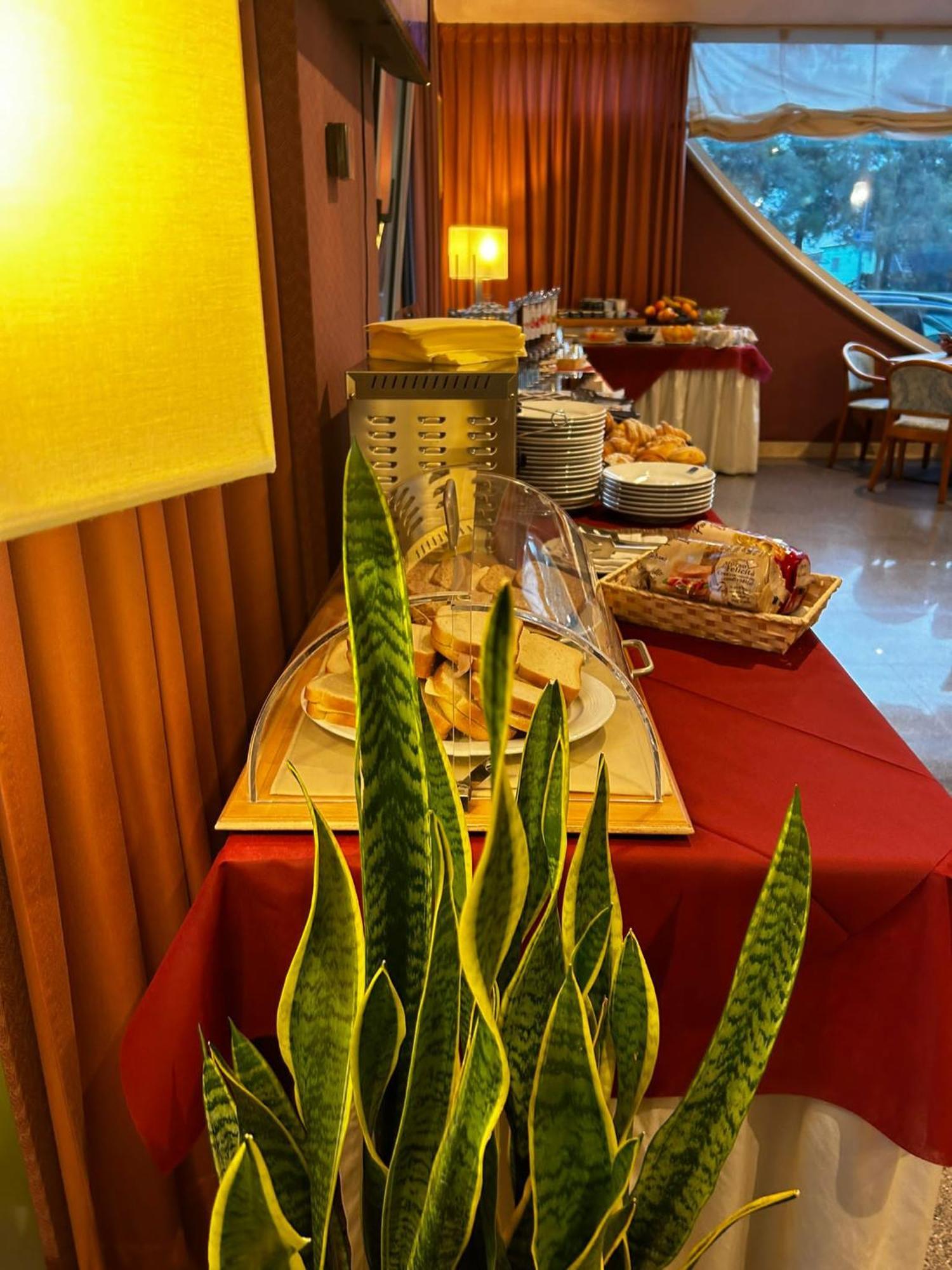 Hotel Maja Пескара Екстер'єр фото