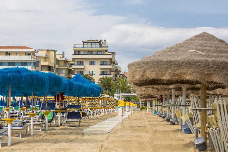 Hotel Maja Пескара Екстер'єр фото