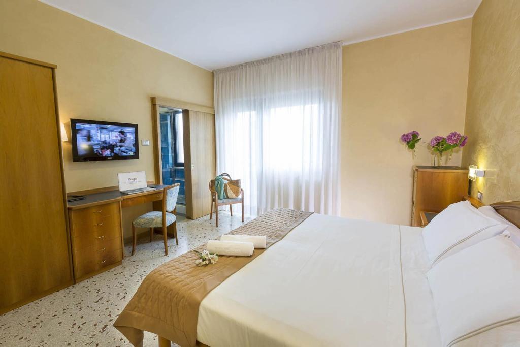 Hotel Maja Пескара Екстер'єр фото